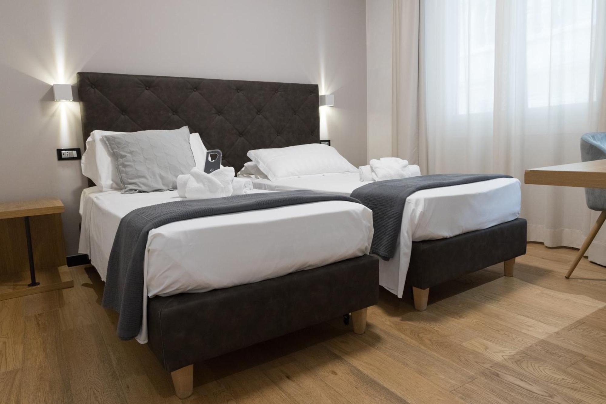 Hotel Doria Генуа Екстериор снимка