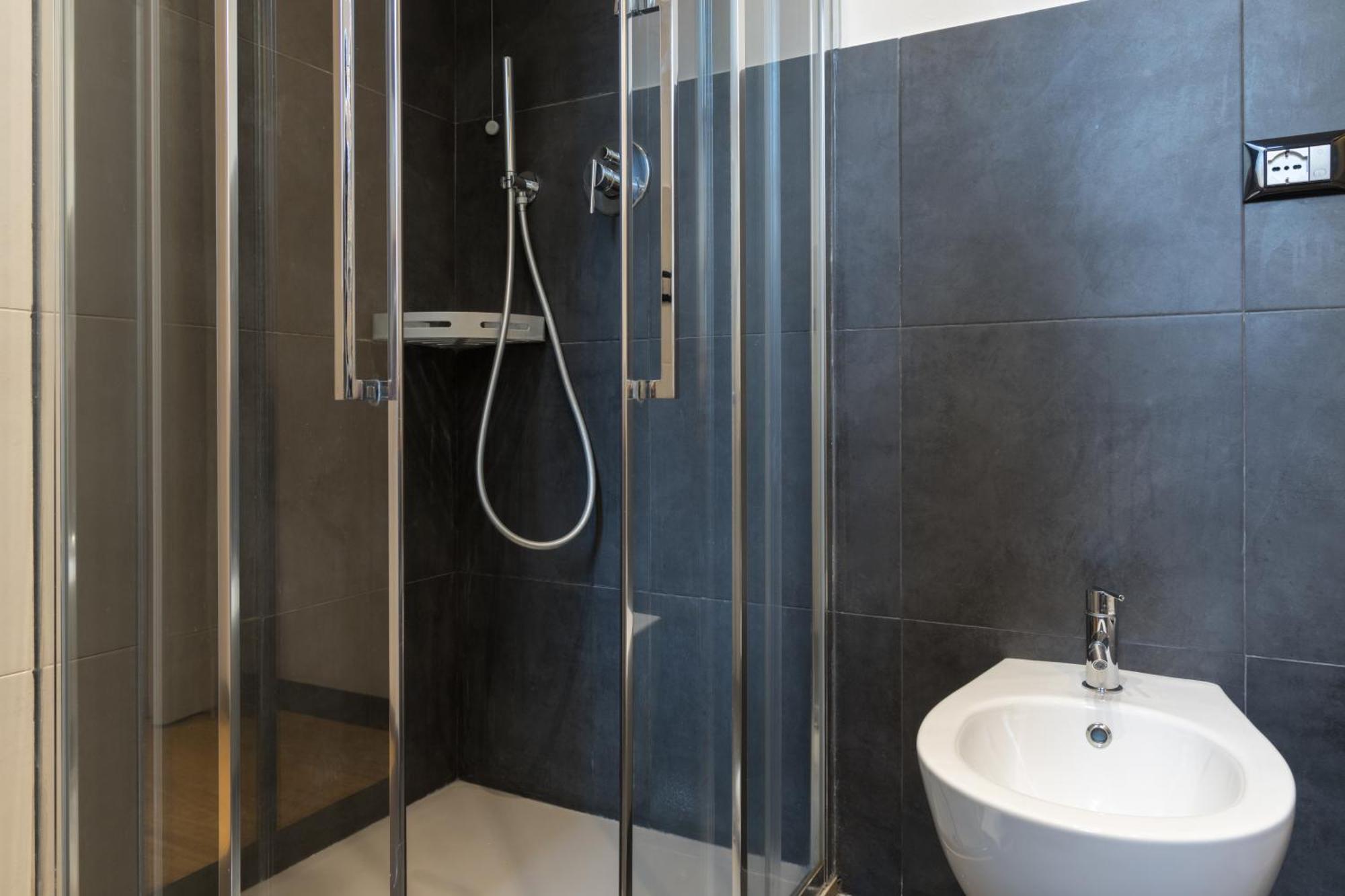 Hotel Doria Генуа Екстериор снимка