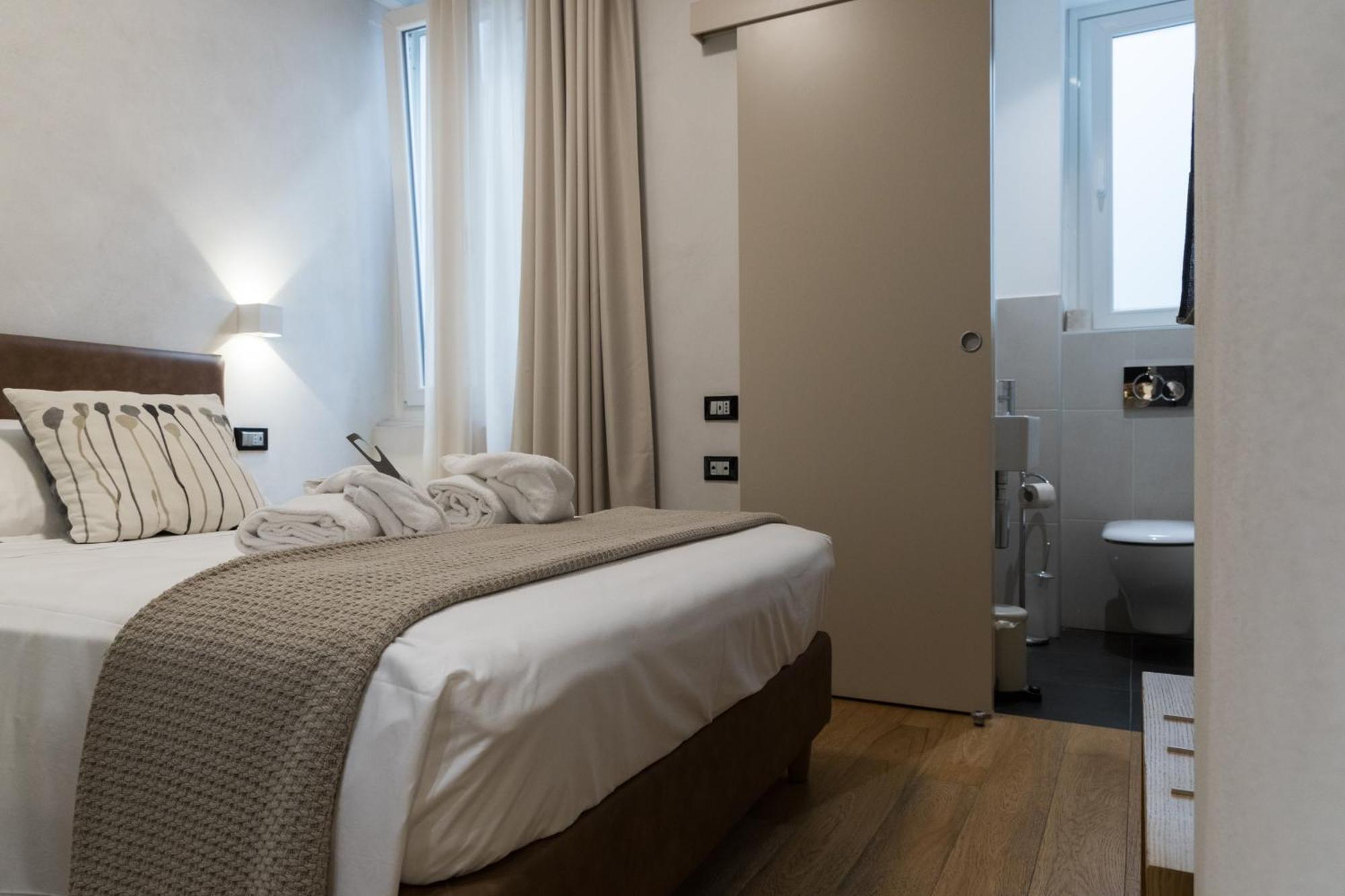 Hotel Doria Генуа Екстериор снимка