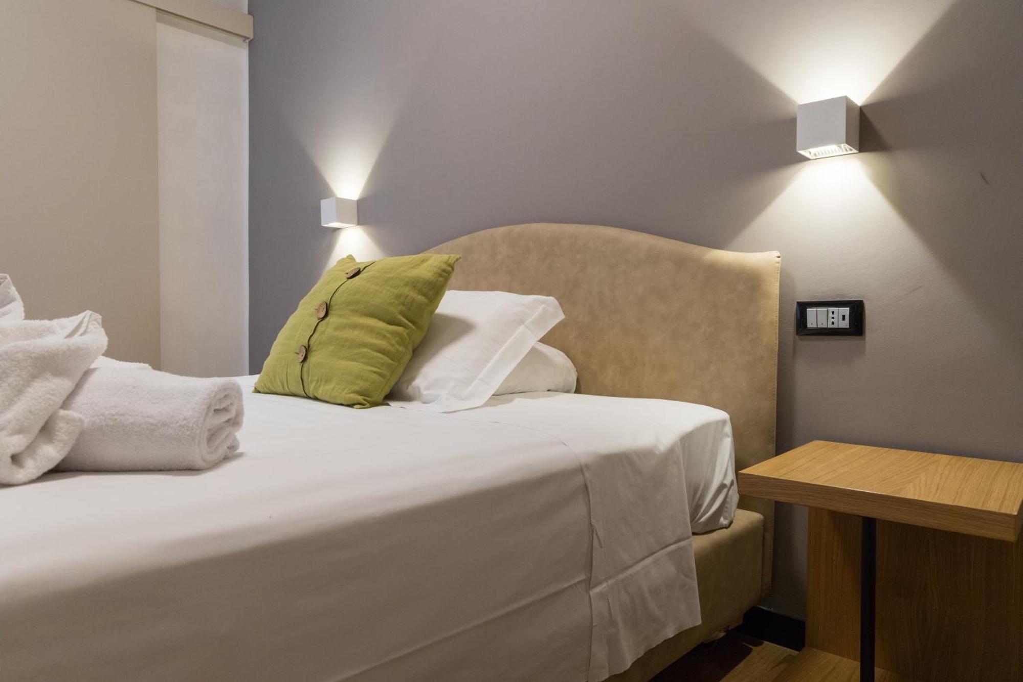 Hotel Doria Генуа Екстериор снимка