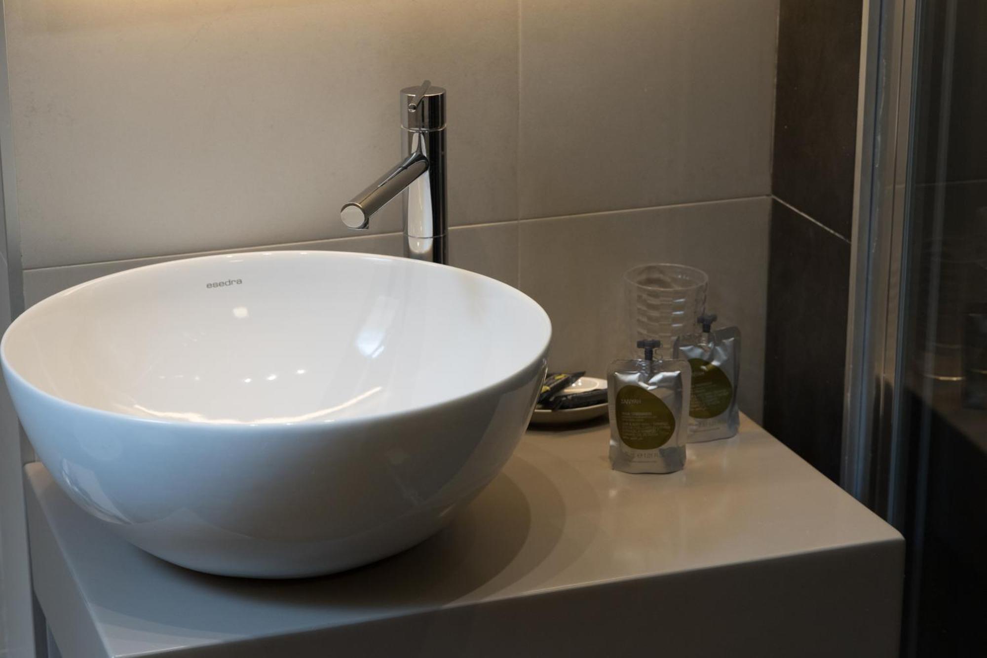 Hotel Doria Генуа Екстериор снимка