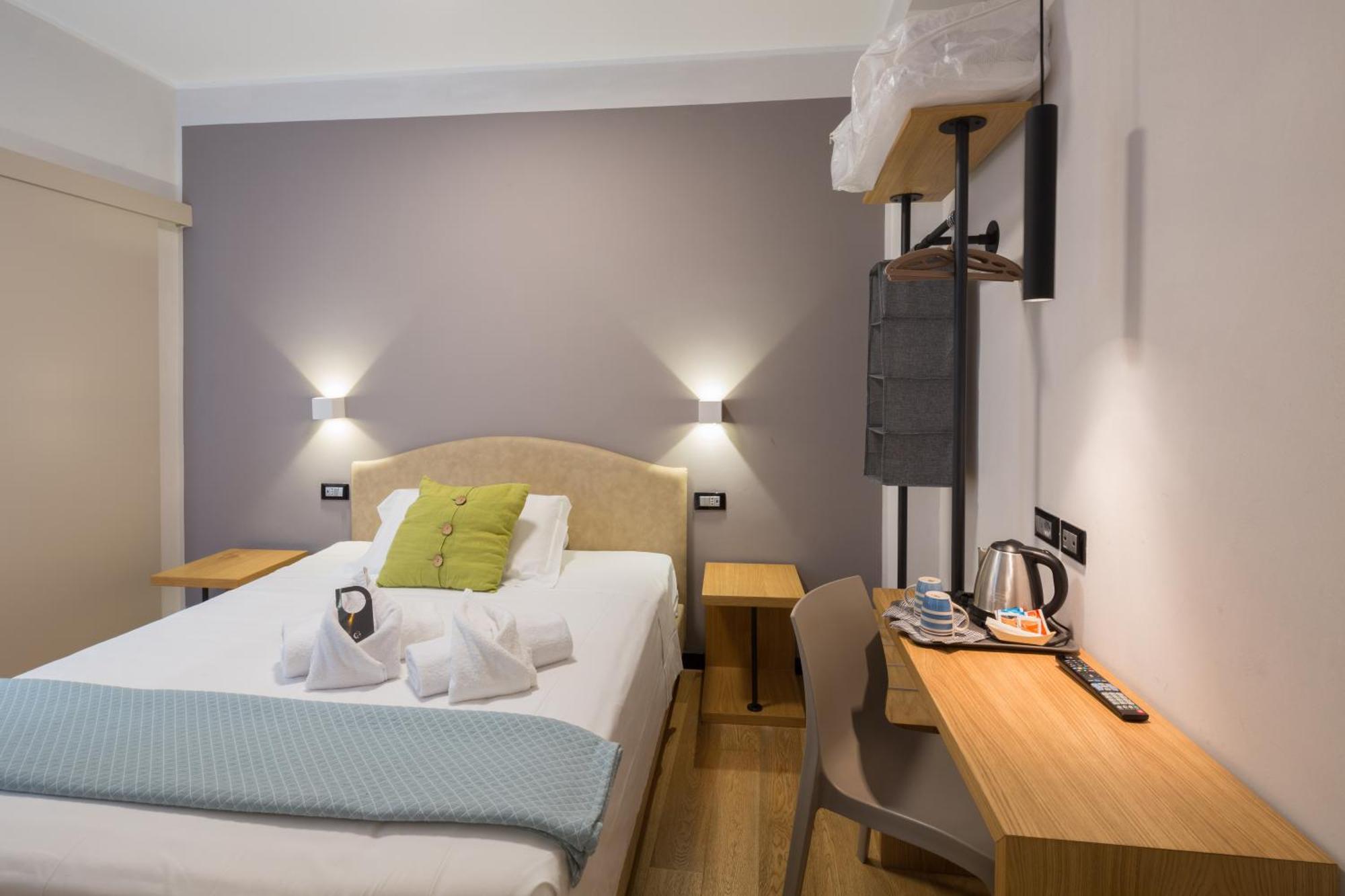 Hotel Doria Генуа Екстериор снимка