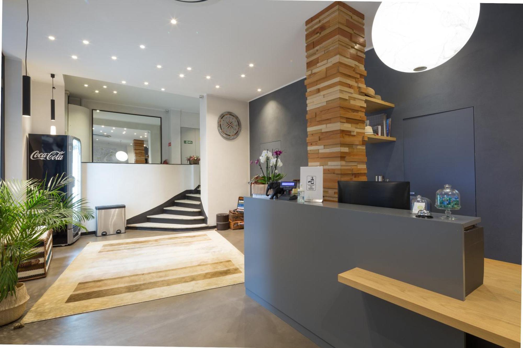 Hotel Doria Генуа Екстериор снимка